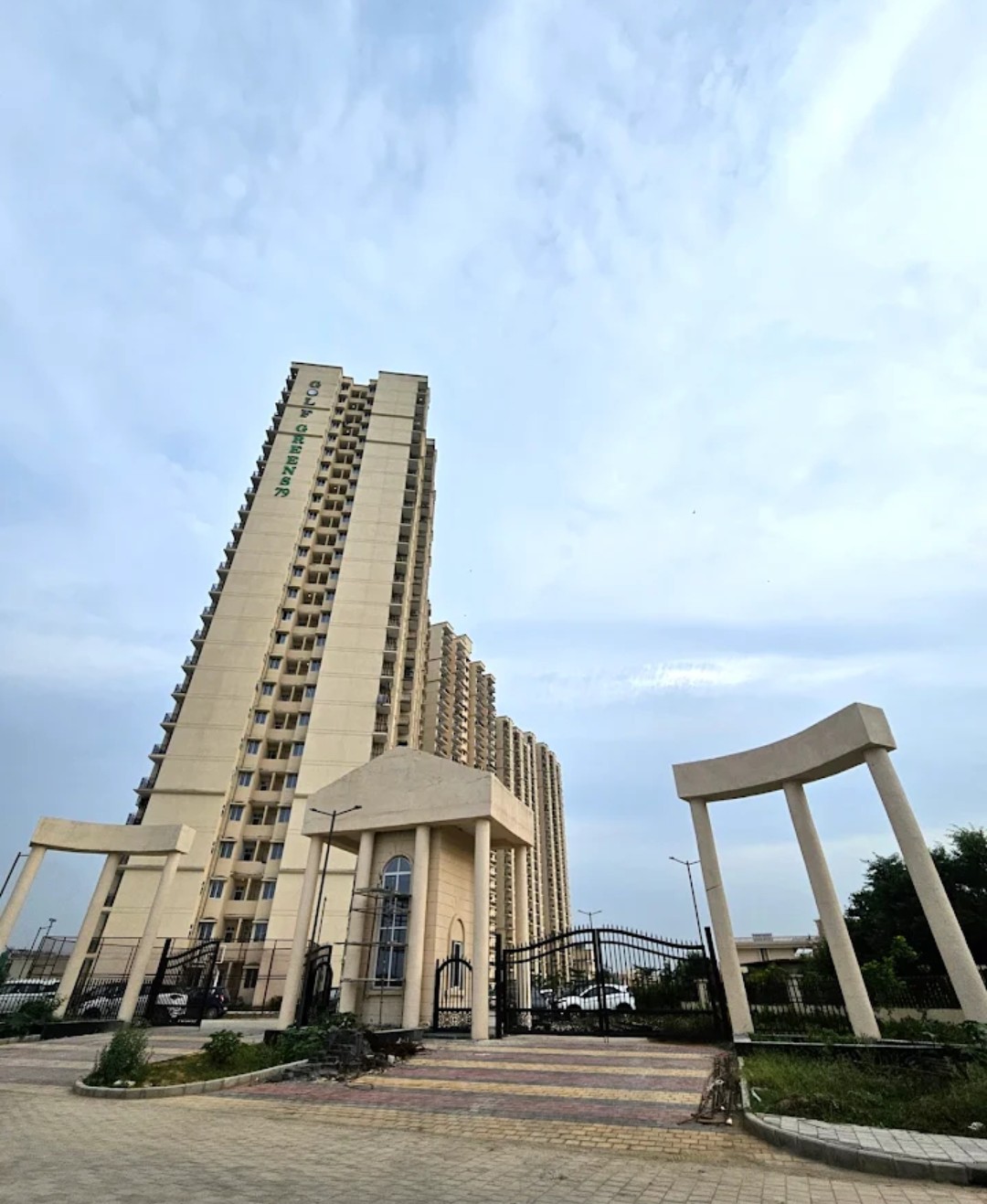 1 BHK Apartment For Sale in Signature Global Golf Greens