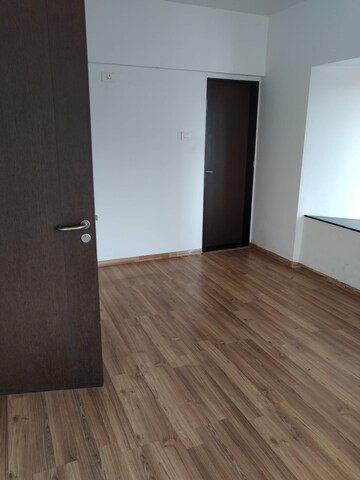 Room in 2 BHK Apartment at Paranjape Gloria Grace, Bavdhan – for Rent