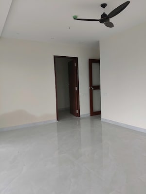 Room in 3 BHK Apartment at Kalpataru Antariksha, Prabhadevi – for Sale