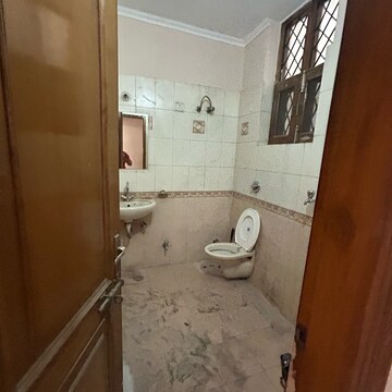 Bathroom in 3 BHK Independent House at Sector 23 – for Rent