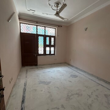 Room in 3 BHK Independent House at Sector 23 – for Rent
