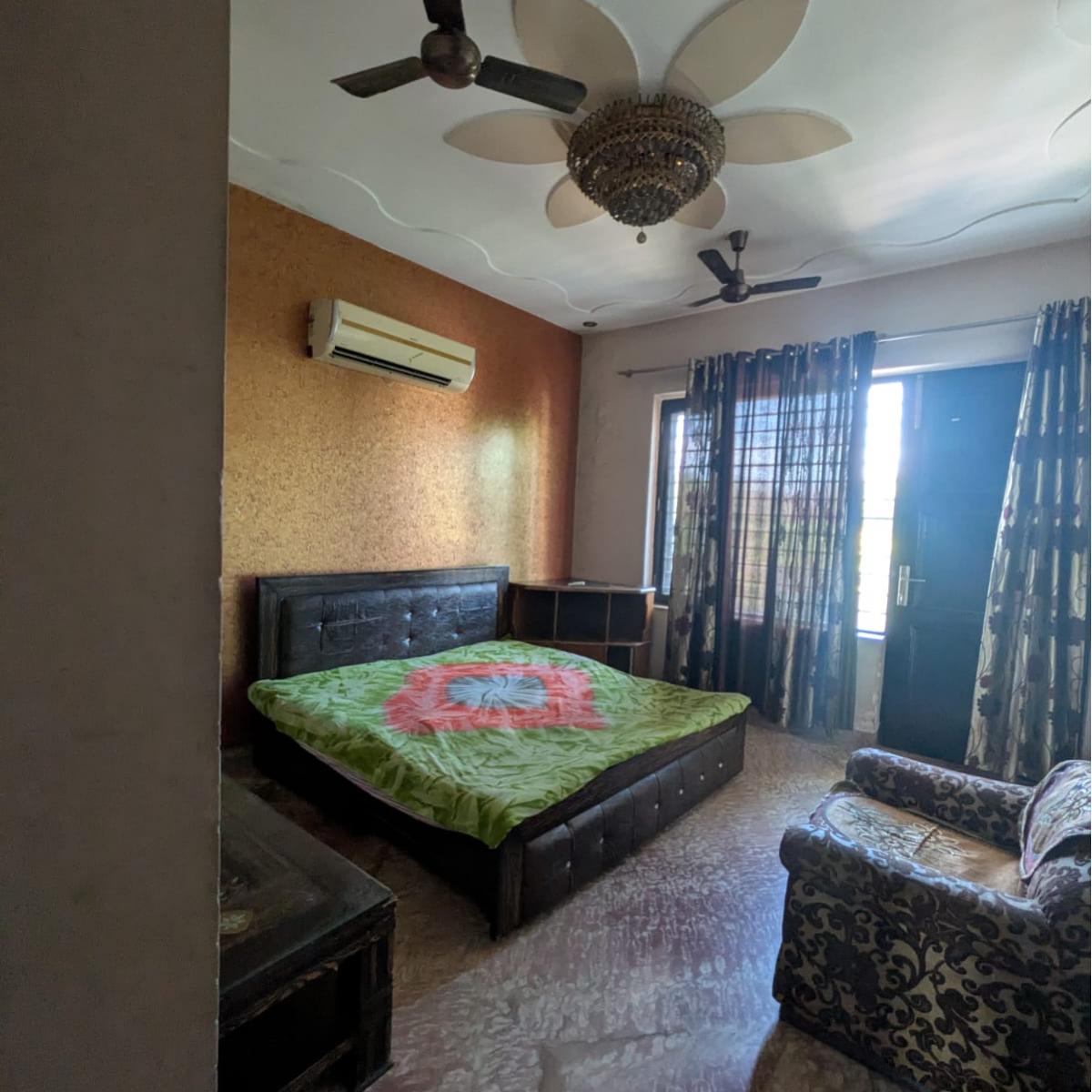 3.5 BHK Villa For Rent in Sector 23