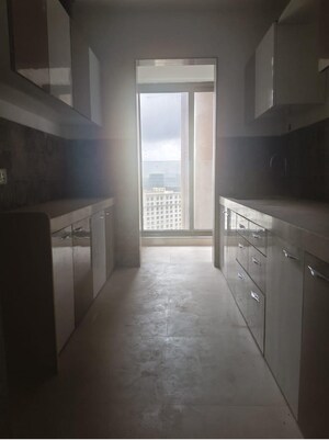 Room in 2 BHK Apartment at Kanakia Silicon Valley, Powai – for Rent