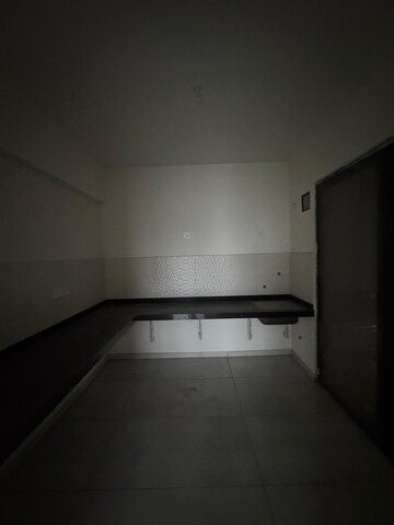 Room in 2 BHK Apartment at Matoshree Apartment Mundhawa, Mundhwa – for Rent