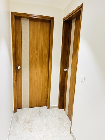 Room in 3 BHK Apartment at Navrangpura – for Rent