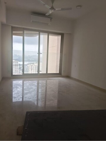 Room in 2 BHK Apartment at Kanakia Silicon Valley, Powai – for Rent