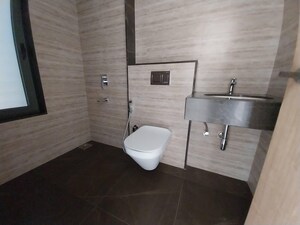 Bathroom in 3 BHK Apartment at Lodha Vista, Lower Parel – for Sale