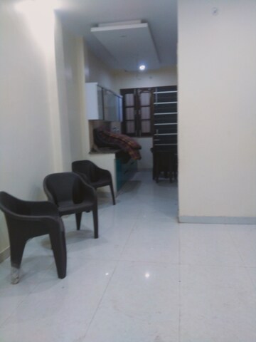 Living Room in 2.5 BHK Independent House at Gomti Nagar – for Rent