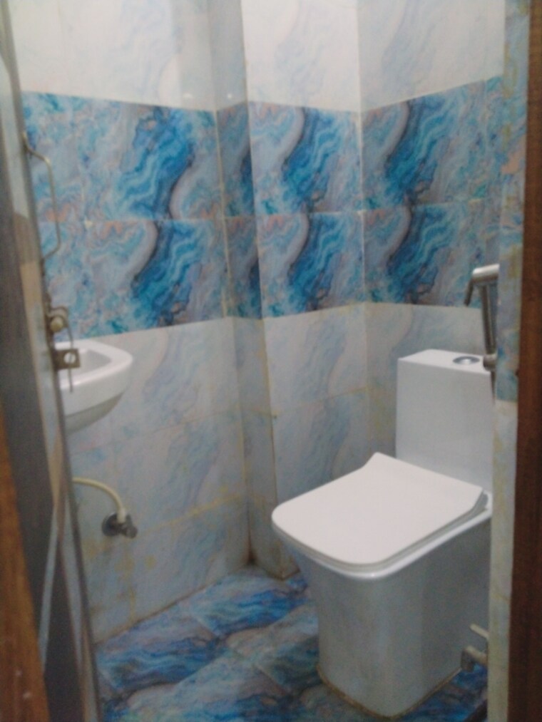 Bathroom, gomti nagar 2.5 Bedroom 1200 Sq.Ft. Independent House In Gomti Nagar Lucknow 9206701