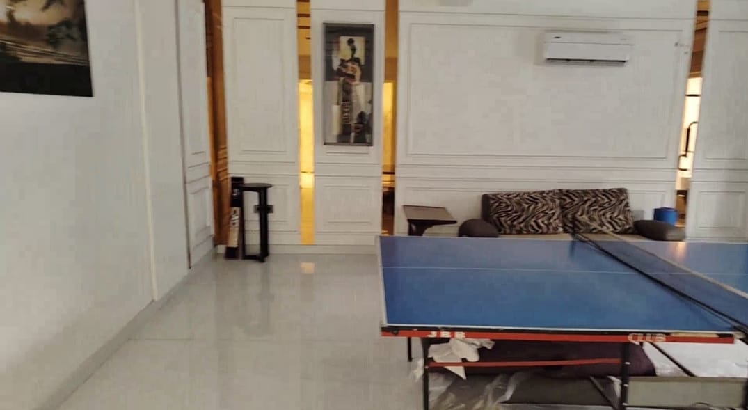 4 BHK + Pooja Room,Servant Room,Study Room,Extra Room Builder Floor For Rent in Green Fields Colony