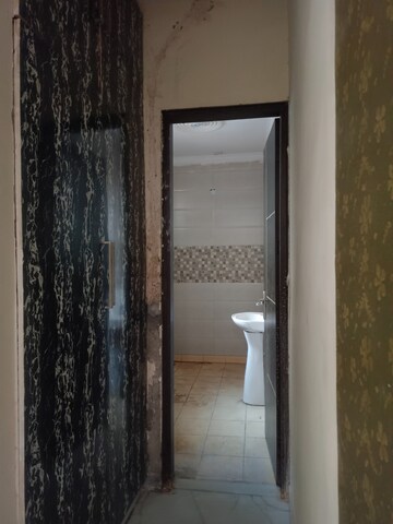 Building Lobby in 4 BHK Builder Floor at Green Fields Colony – for Rent