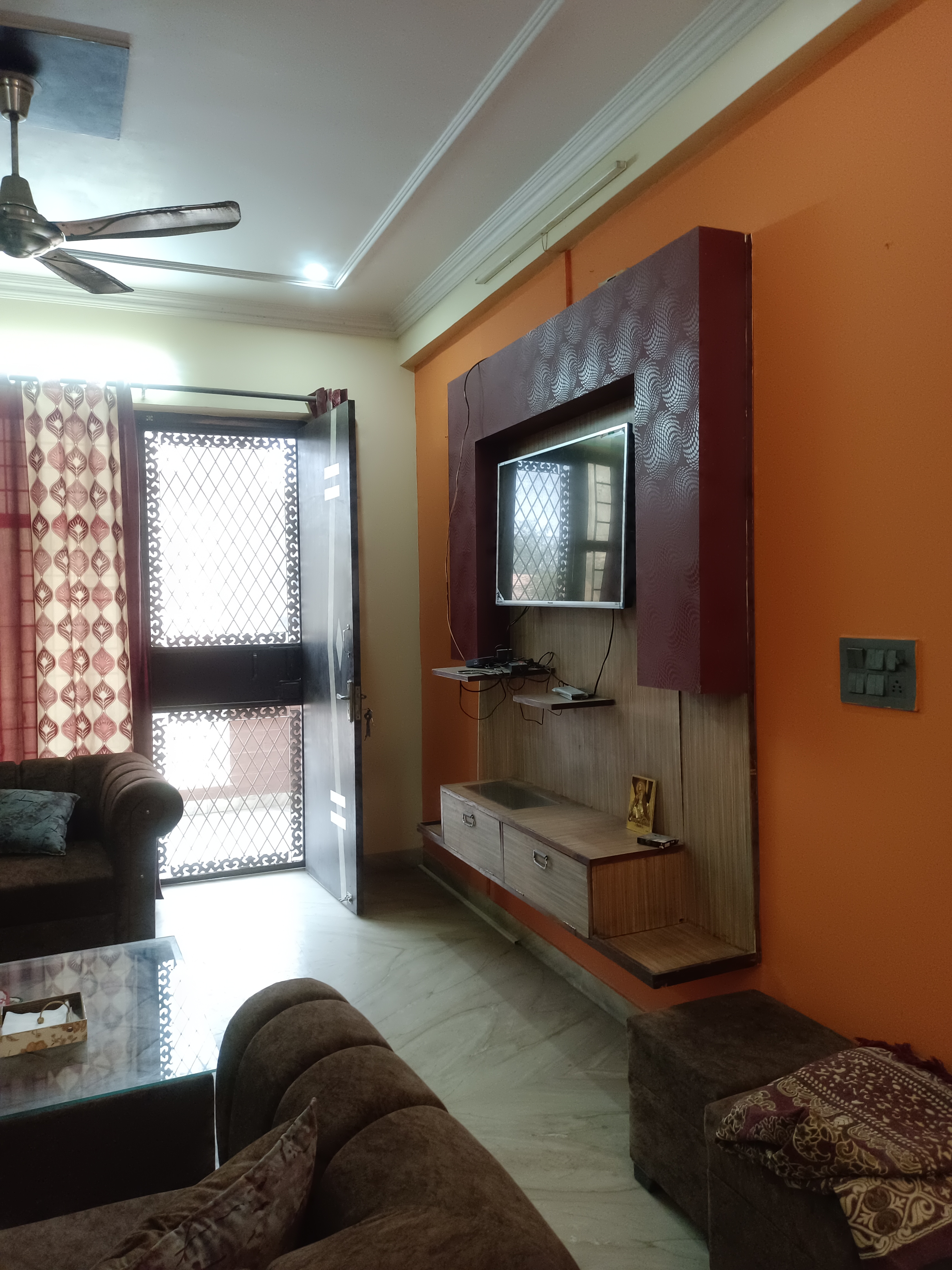 3 BHK + Pooja Room,Servant Room,Study Room,Extra Room Builder Floor For Rent in Green Fields Colony
