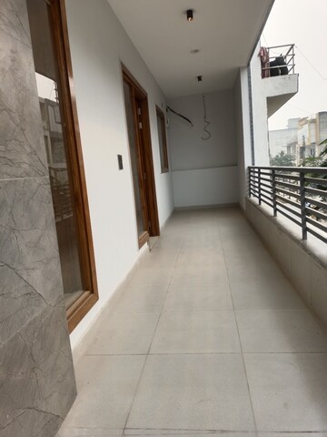 Balcony in 3 BHK Builder Floor at Green Fields Colony – for Rent