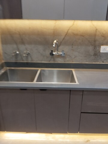 Furnished Amenities in 4 BHK Builder Floor at Anand Vihar – for Rent