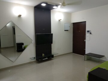 Room in 2 BHK Apartment at Ramky One North, Yelahanka – for Rent