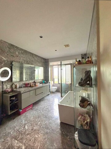 Washroom in 4 BHK Apartment at Bandra West – for Rent