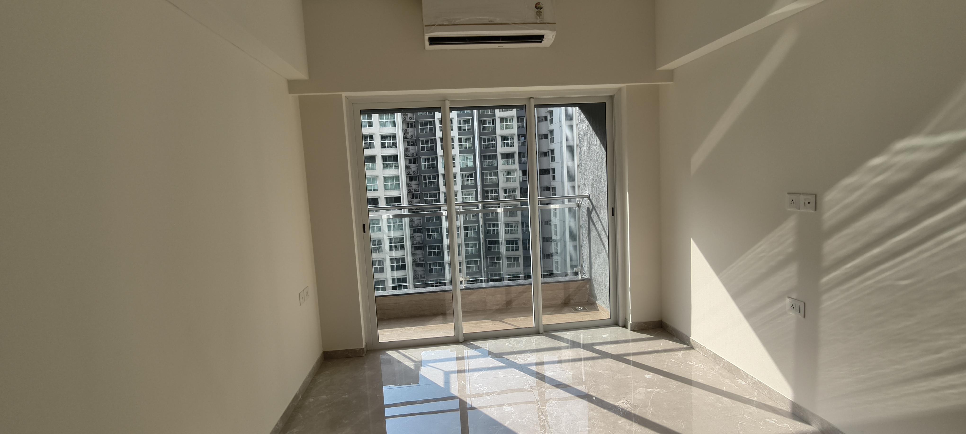 2 BHK + Pooja Room Apartment For Rent in LnT Veridian