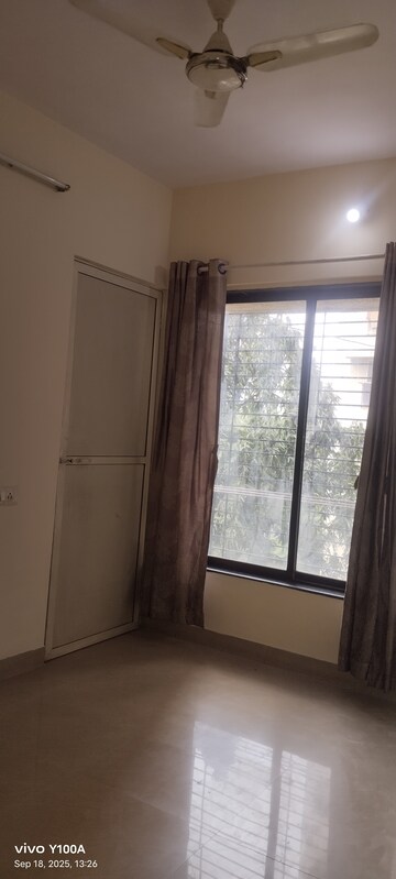 Room in 2 BHK Apartment at Jyoti Apartments, Ghatkopar East – for Rent