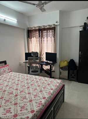 Master Bedroom in 2 BHK Apartment at Majestique Towers, Kharadi – for Rent