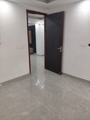 Room in 3 BHK Independent House at Chattarpur – for Sale
