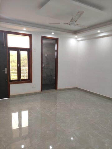 Room in 3 BHK Independent House at Chattarpur – for Sale