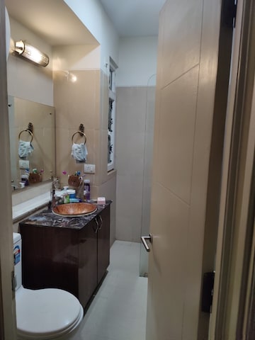 Team Area in 3 BHK Apartment at Emaar Emerald Estate, Sector 65 – for Rent