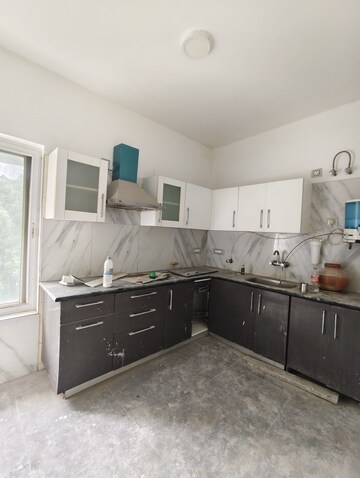Kitchen in 3 BHK Apartment at ACL Apartment, Vasant Kunj – for Rent