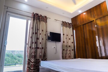 Living Room in 2 BHK Builder Floor at Malviya Nagar – for Rent