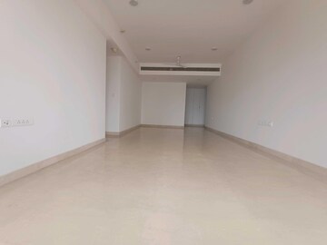 Room in 3 BHK Apartment at Lodha Marquise, Worli – for Sale