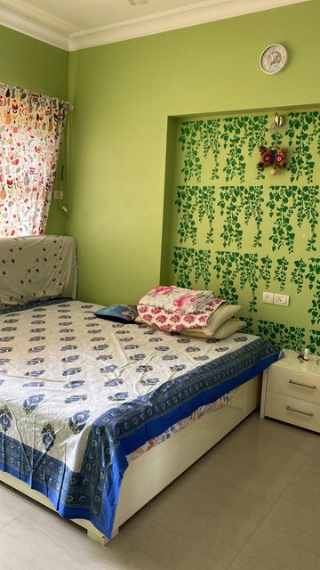 Bedroom in 2 BHK Apartment at K Raheja Heights, Malad East – for Rent
