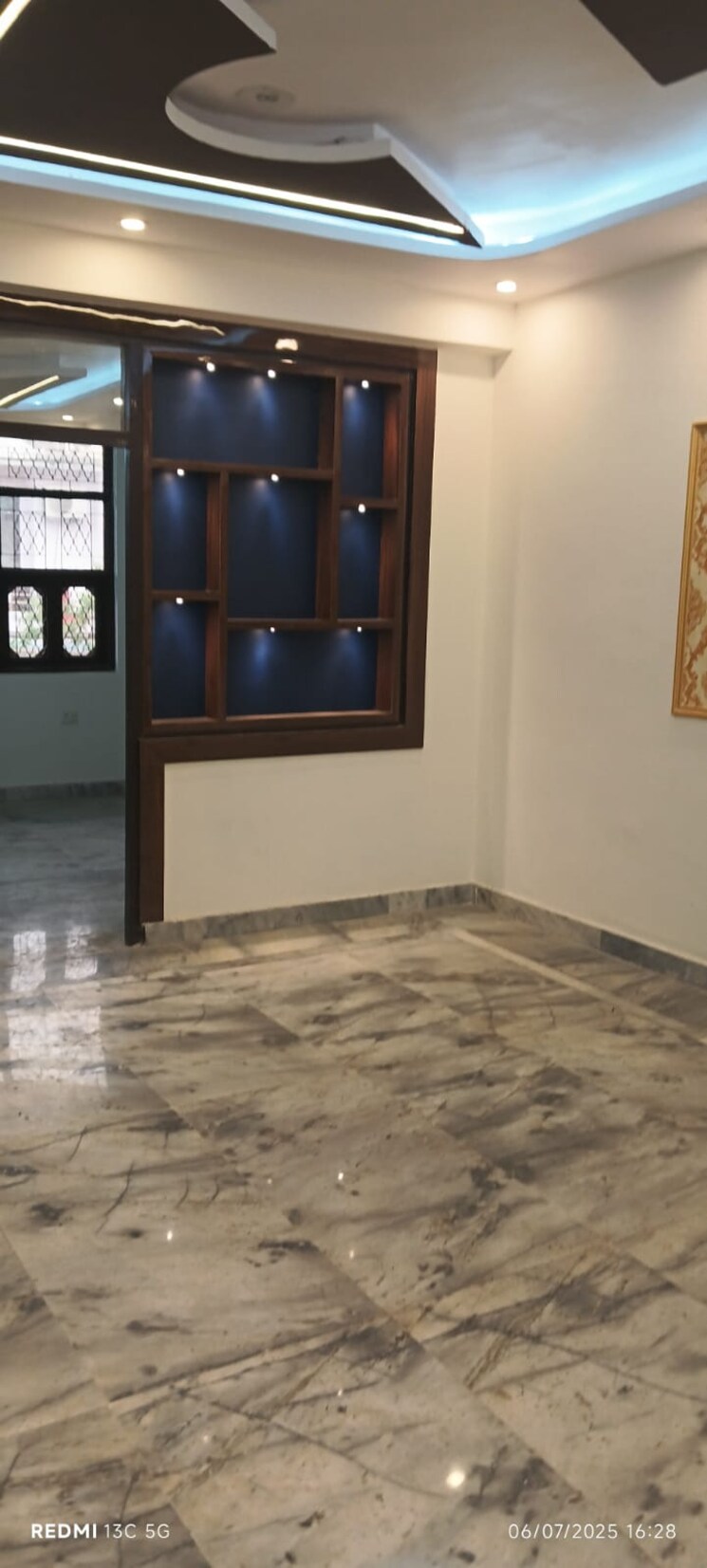 Room, sector 46 3 Bedroom 1200 Sq.Ft. Apartment In Sector 46 Noida 9207185