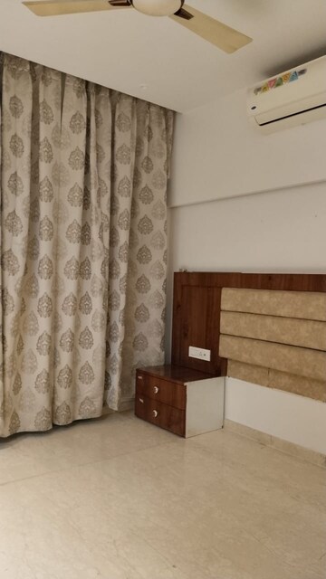 Room in 4 BHK Apartment at K Raheja Corp Vistas Mumbai, Chandivali – for Rent