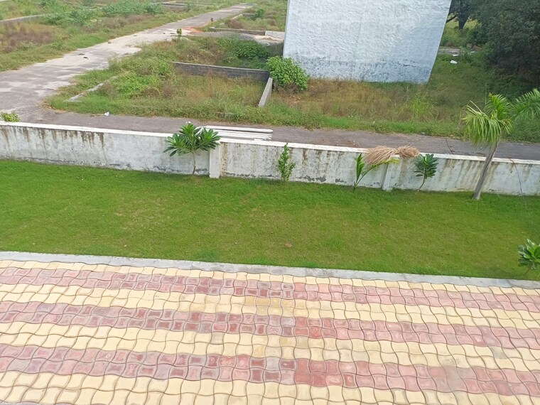 Garden, ss-enclave-greater-noida  100 Sq.Yd. Plot In Beta Ii Greater Noida Greater Noida 9207220