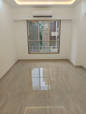 Room in 3 BHK Apartment at Gulmohar Road – for Rent