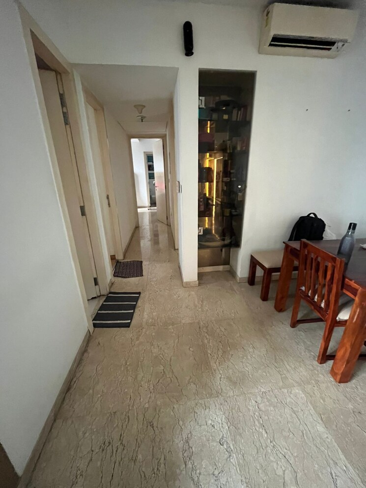  Parking, lodha-fiorenza 2 Bedroom 800 Sq.Ft. Apartment In Goregaon East Mumbai 9207235