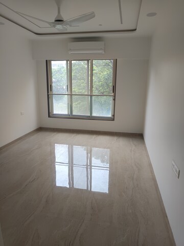 Room in 3 BHK Apartment at Gulmohar Road – for Rent