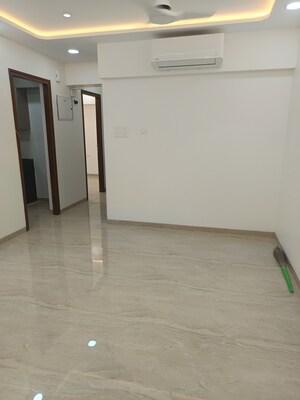 Room in 3 BHK Apartment at Gulmohar Road – for Rent