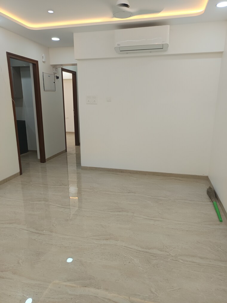 Room, gulmohar road 3 Bedroom 1100 Sq.Ft. Apartment In Gulmohar Road Mumbai 9207248