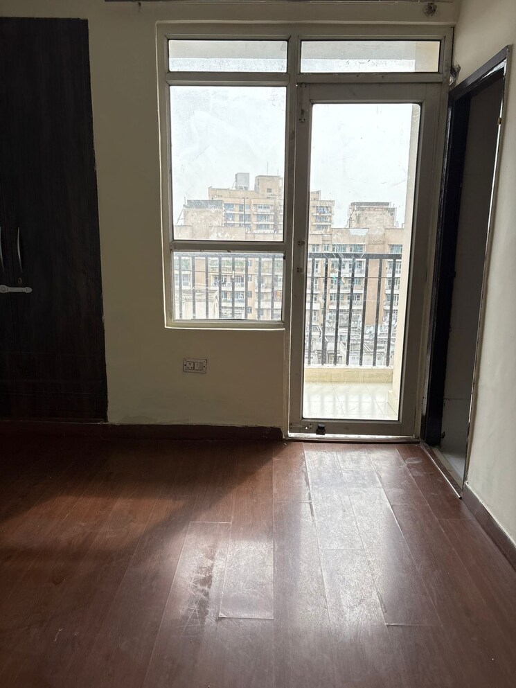 Room, galaxy-north-avenue 3 Bedroom 1410 Sq.Ft. Apartment In Gaur City 1 Greater Noida 9207299