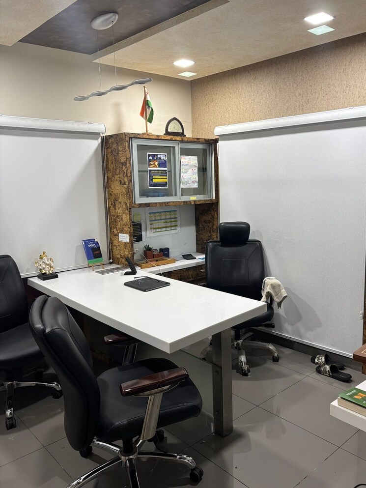 Team Area, navrangpura Commercial Office Space 653 Sq.Ft. In Navrangpura Ahmedabad 9207239