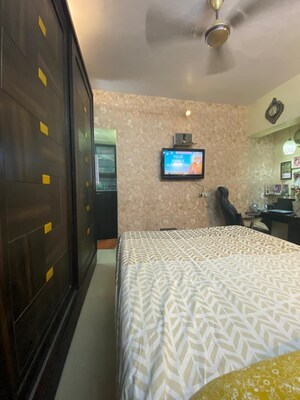 Parking in 2 BHK Apartment at Greeshma Residency II, Eastern Express Highway – for Sale