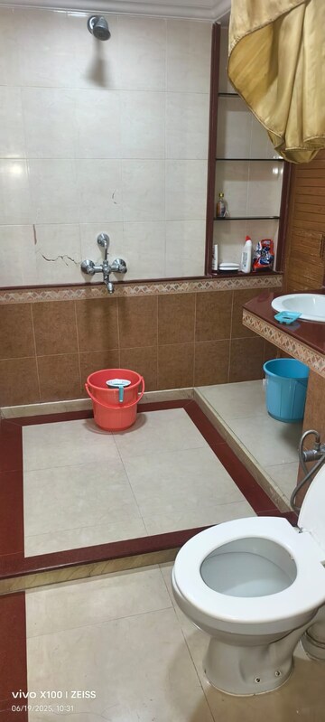 Furnished Amenities in 3 BHK Apartment at Hiranandani Glen Croft, Powai – for Rent