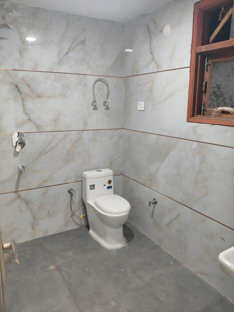 Bathroom, chattarpur 3 Bedroom 1485 Sq.Ft. Independent House In Chattarpur Delhi 9207411