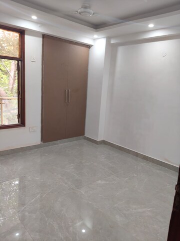 Room in 3 BHK Independent House at Chattarpur – for Rent