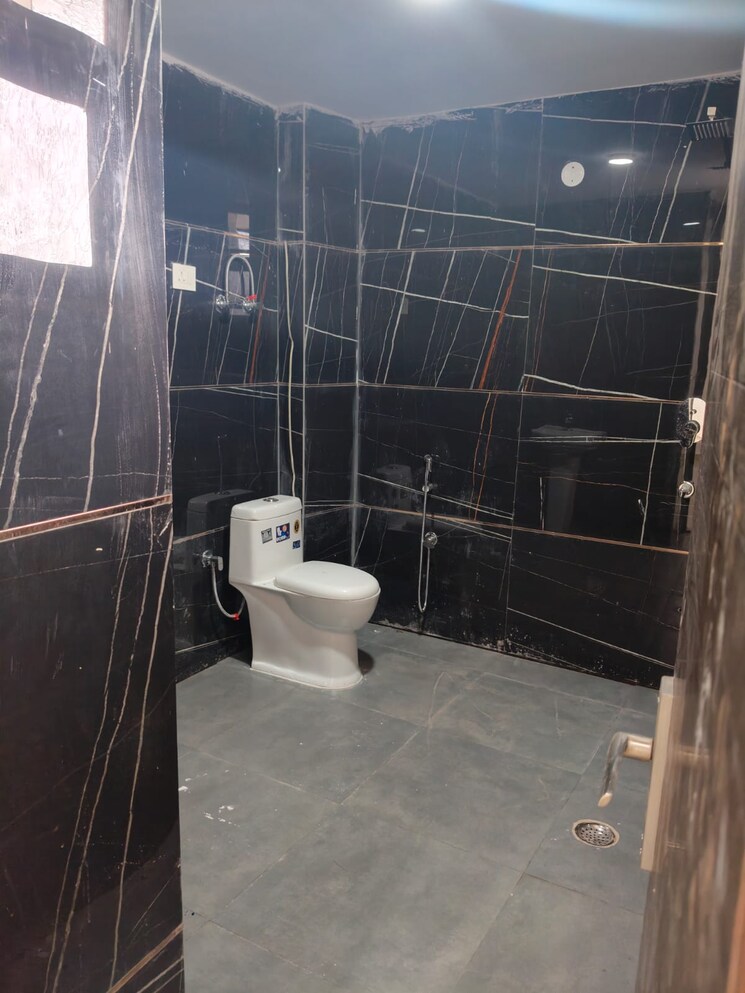 Bathroom, chattarpur 3 Bedroom 1485 Sq.Ft. Independent House In Chattarpur Delhi 9207411