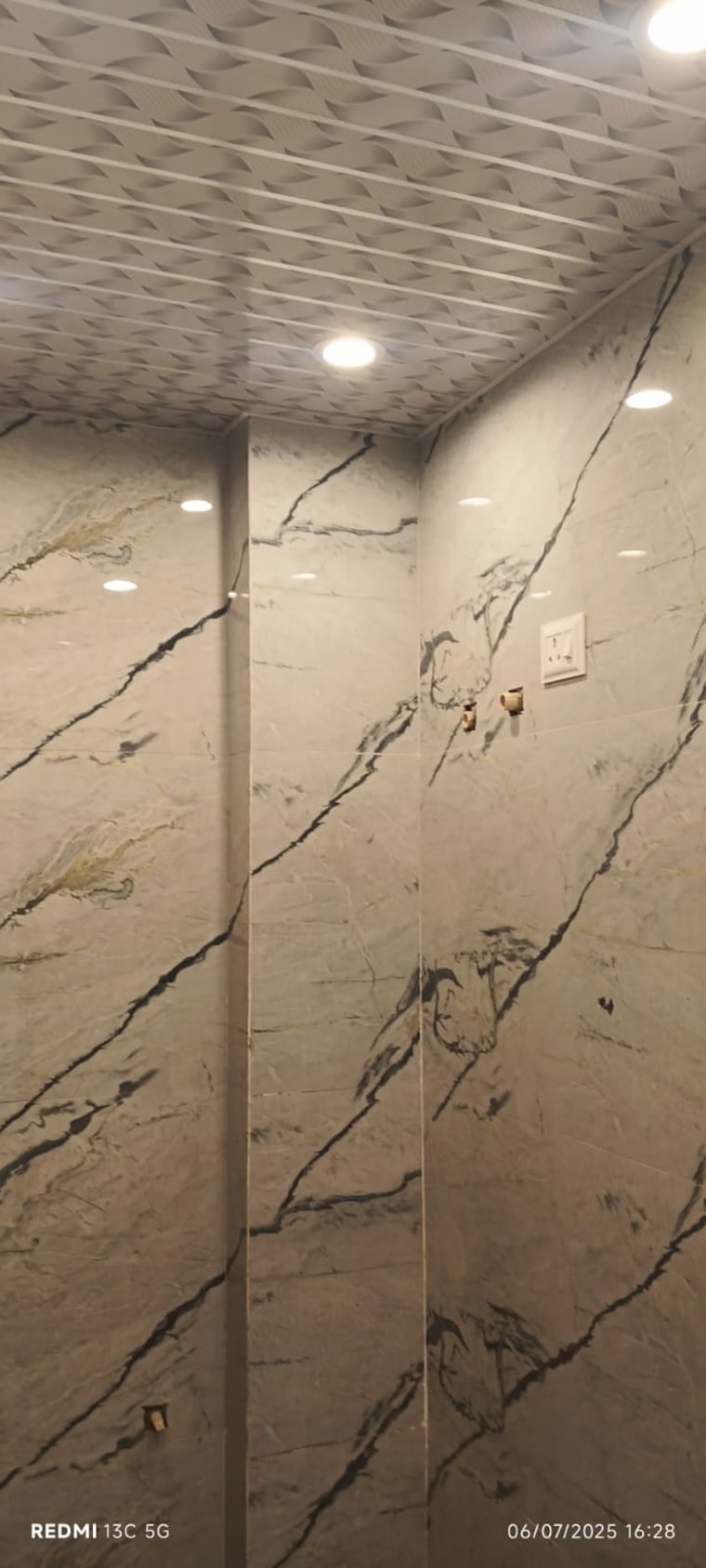 Balcony, sector 31 1 Bedroom 400 Sq.Ft. Apartment In Sector 31 Noida 9207331