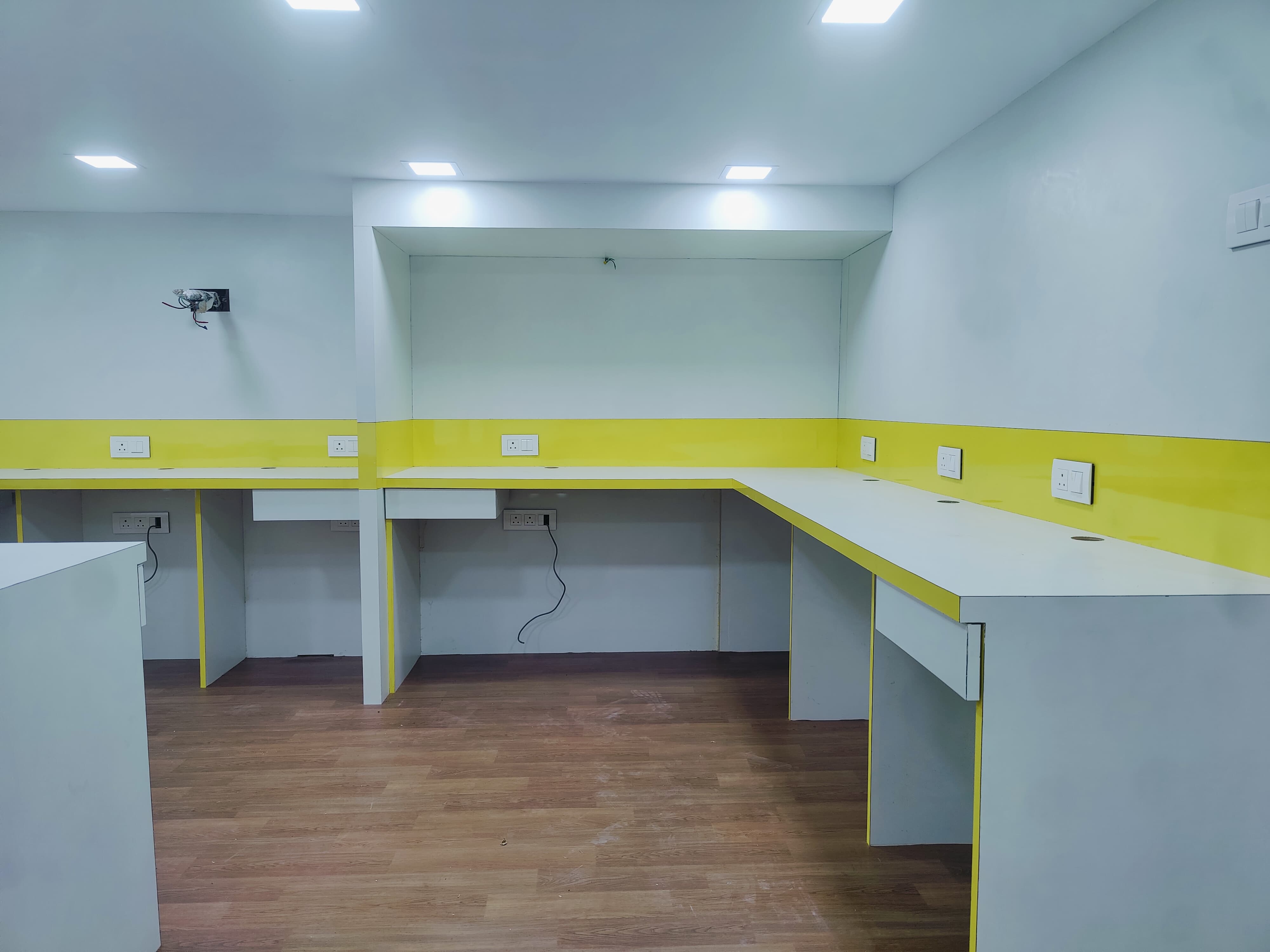 Office Space For Rent in Commercial Space 