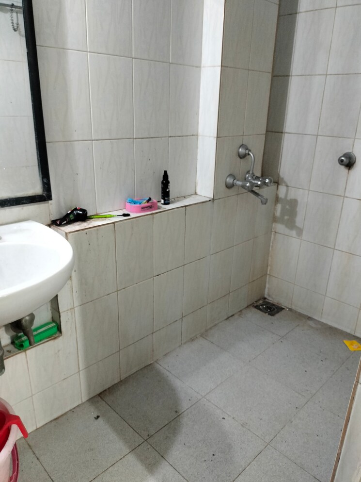 Bathroom, hiranandani-estate 2 Bedroom 600 Sq.Ft. Apartment In Ghodbunder Road Thane 9207609