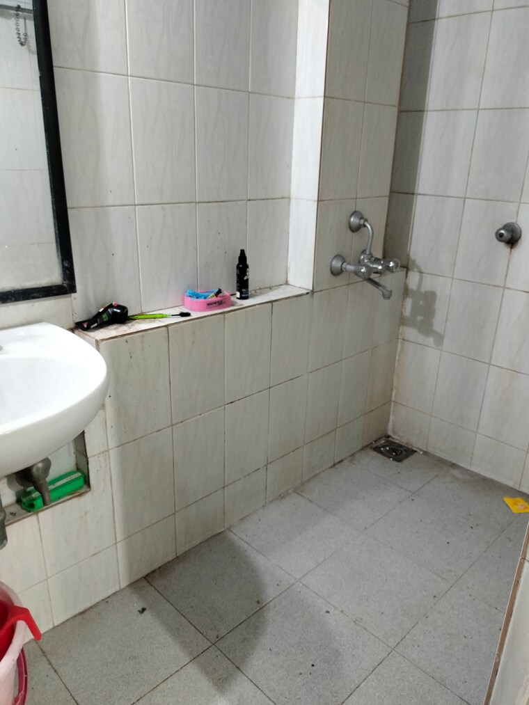 Bathroom, hiranandani-estate 2 Bedroom 600 Sq.Ft. Apartment In Ghodbunder Road Thane 9207609