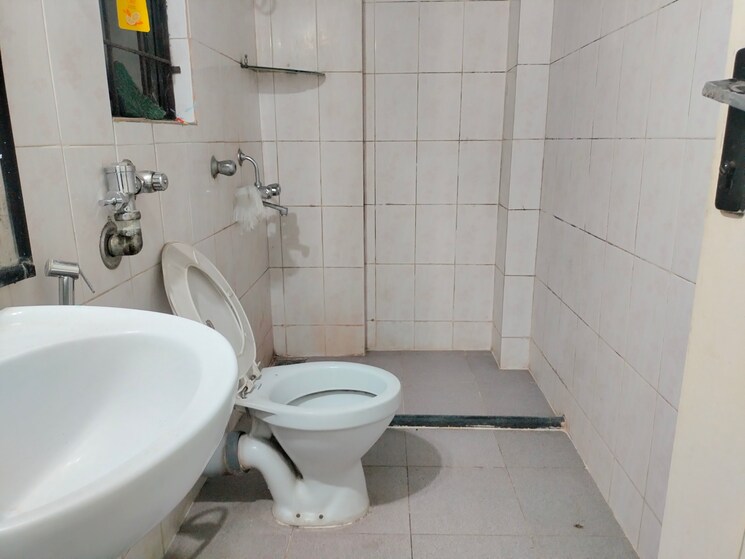 Bathroom, hiranandani-estate 2 Bedroom 600 Sq.Ft. Apartment In Ghodbunder Road Thane 9207609